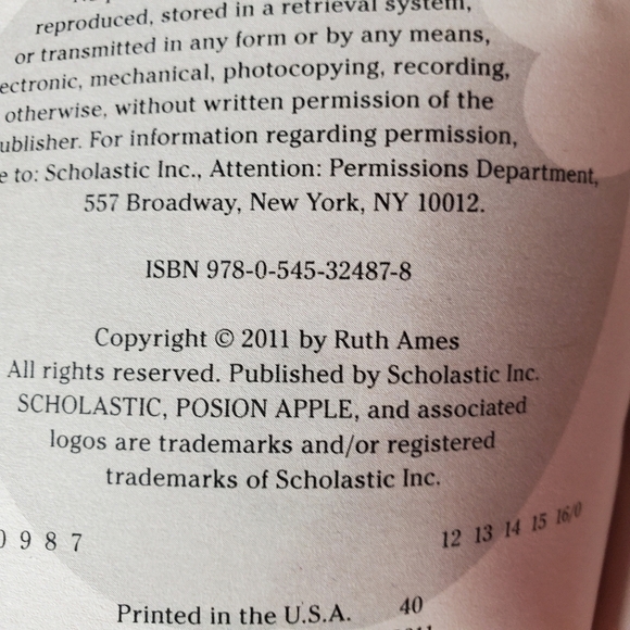 2/$25 Poison Apple  Books Set of 3 Scholastic - Picture 11 of 11